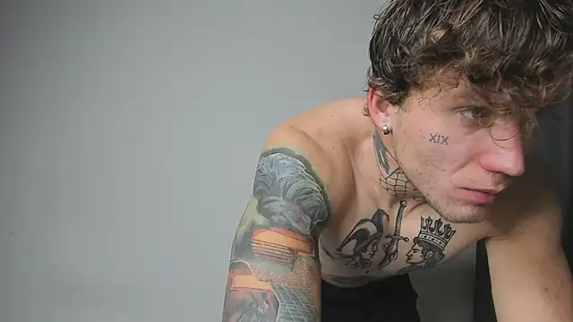 Huntall77 online show from November 15, 6:43 pm