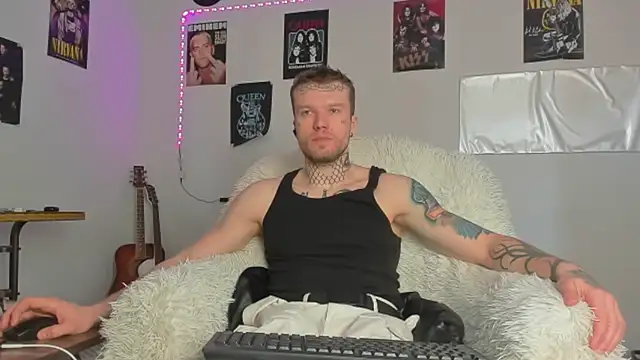 Huntall77 online show from March 20, 7:01 am