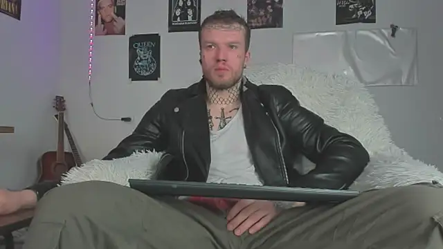 Huntall77 online show from April 3, 5:04 am