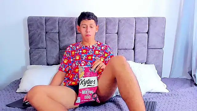 FelipeGonzalezz online show from November 11, 7:08 pm