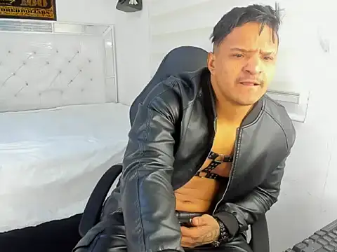 master leather online show from December 4, 6:59 pm