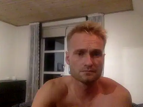 SUB-Blond online show from November 11, 7:30 pm