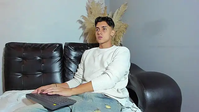 ZeusBrant online show from April 11, 1:03 pm