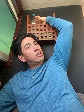 algila08 online show from April 12, 11:27 pm