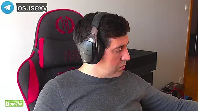 likihot online show from March 13, 9:17 am