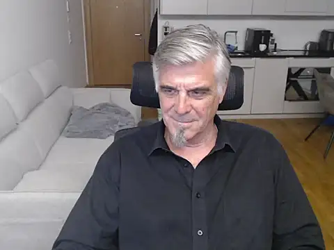 Buidapest online show from April 14, 12:55 am