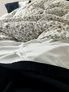 berkkderlerr online show from November 17, 3:59 pm