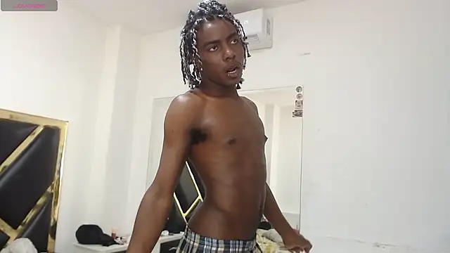 NoahJhonson69 online show from May 31, 6:09 pm