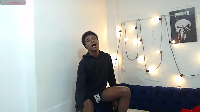 NoahJhonson69 online show from April 15, 4:18 pm