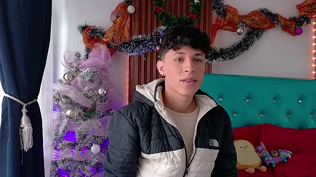 Boys 2 play online show from December 3, 1:17 pm