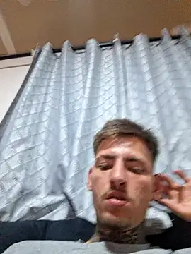 Artur386383 online show from February 15, 12:28 am