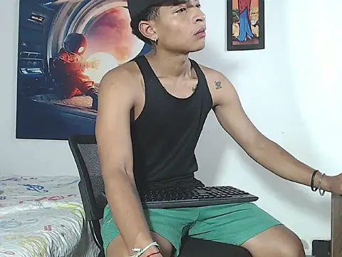 crissex3 online show from April 13, 12:28 pm