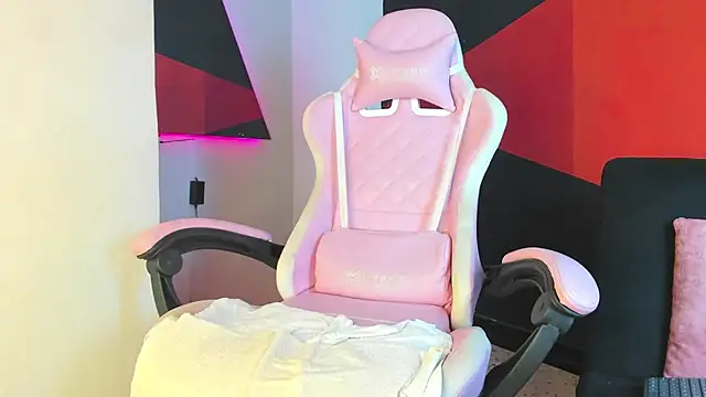 Liam Sinclair online show from December 21, 8:50 pm