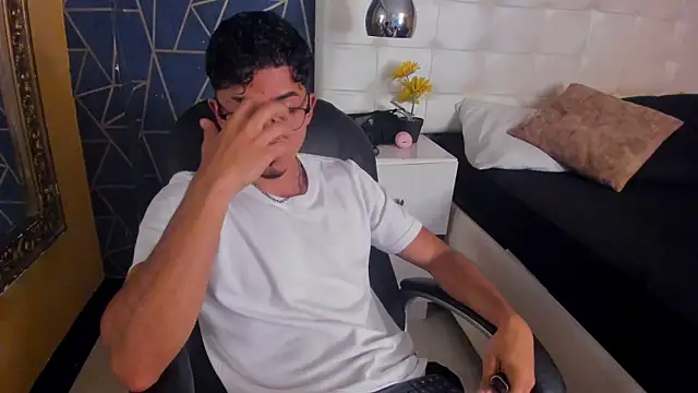 NicolaiKarav online show from March 26, 7:07 pm