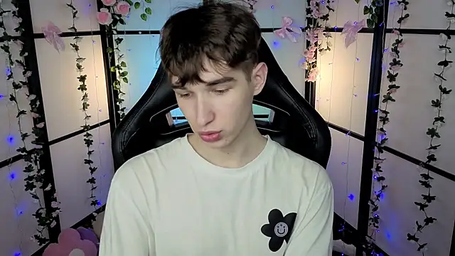 Maxwellchiik online show from November 29, 9:28 pm