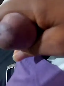 LovelyHughes online show from April 14, 11:15 pm