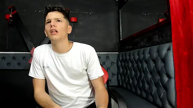 Erick white online show from December 16, 2:46 pm