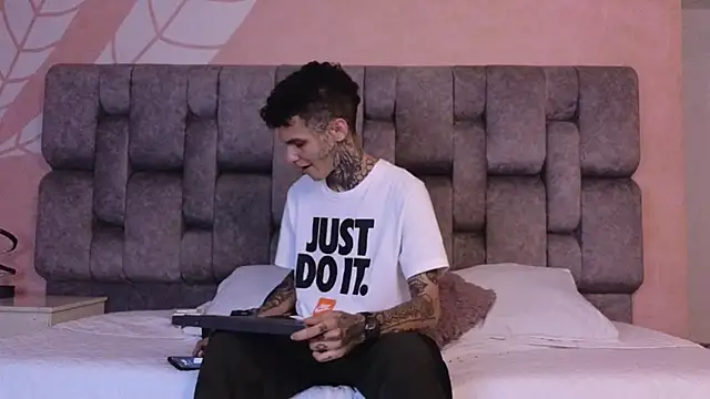 Paulo 527 online show from June 18, 12:45 am
