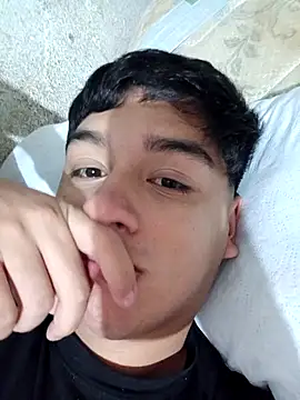 deanyoungg online show from April 5, 3:03 am