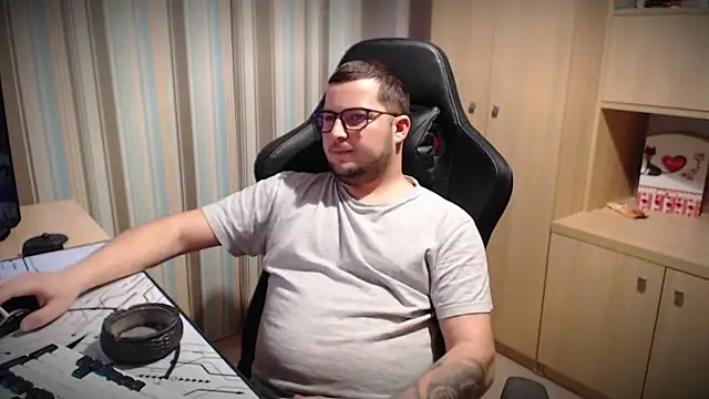 kevinnlovelly online show from November 27, 6:22 pm