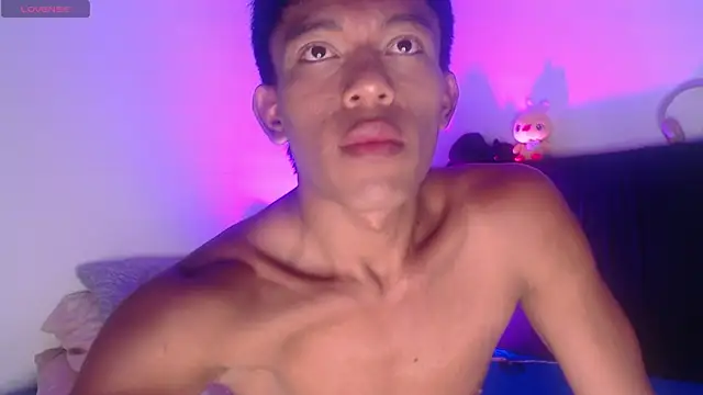 santinaughty online show from February 25, 11:39 pm