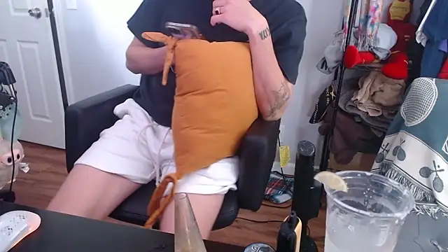 Longdforya online show from April 23, 7:38 pm