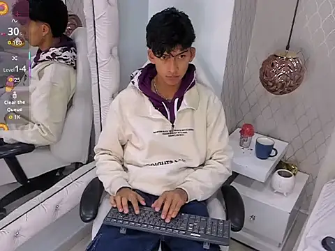 Valentino Lux online show from December 14, 12:01 pm