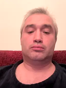 Olomoucak1982 online show from December 2, 5:49 pm