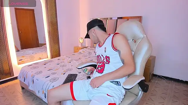 AresReed online show from December 15, 3:36 am