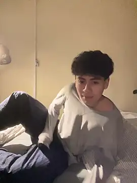 hungspanishtwink online show from February 17, 10:52 pm