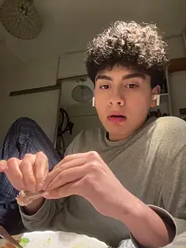 hungspanishtwink online show from February 24, 10:21 pm