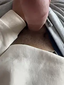 Mahmodkhaled21 online show from January 19, 1:35 pm