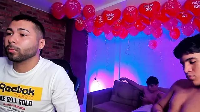 HotThreesoome online show from February 16, 12:36 pm