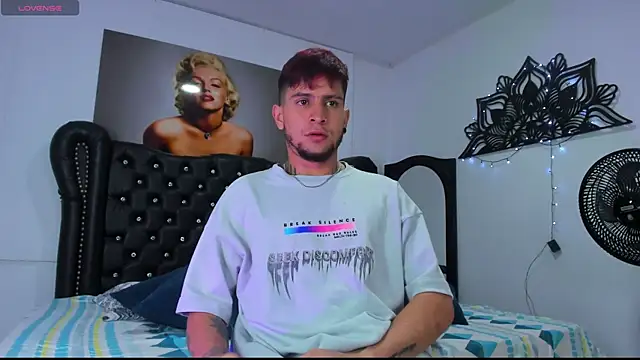 vaalentiino online show from December 22, 6:16 pm