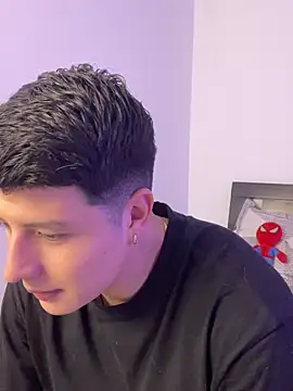 Goldenknight33 online show from April 17, 3:47 pm