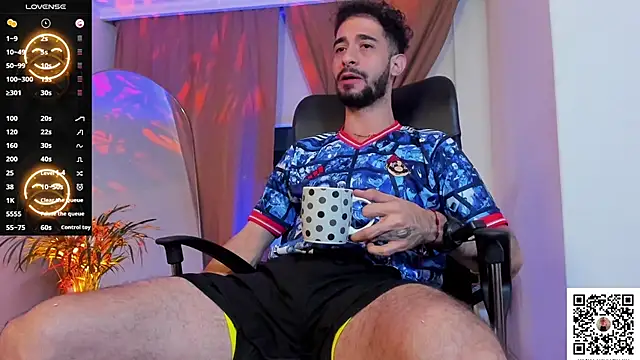  YOURHERO online show from April 2, 11:34 pm