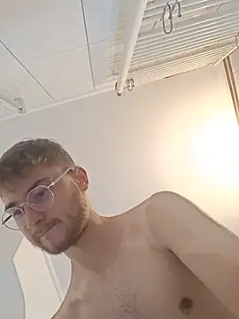 Max69690 online show from July 6, 6:54 am