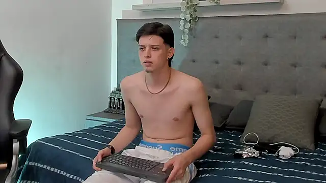 sebastamayo  online show from February 3, 7:57 am