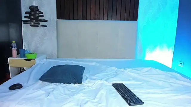 Neill Lorde online show from February 13, 8:25 pm