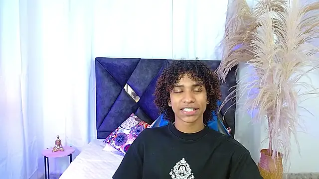 angelll18  online show from January 8, 8:47 pm