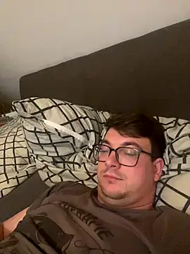 domigeil10 online show from December 16, 9:22 pm