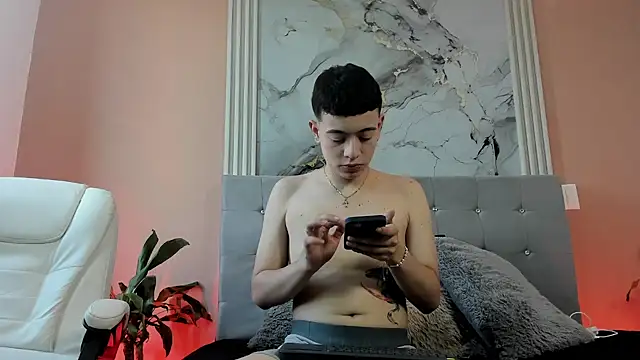 alex xhunter online show from April 12, 7:48 pm