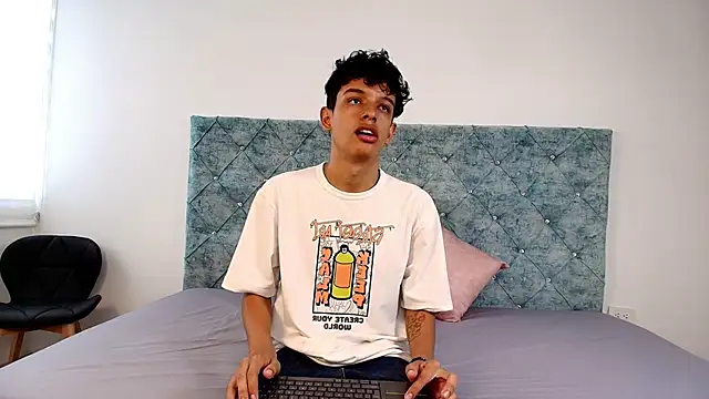 maxfrost 1 online show from December 19, 7:11 pm