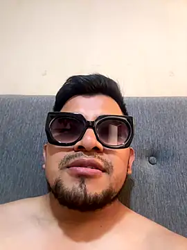 Manueldow1 online show from December 18, 6:04 pm