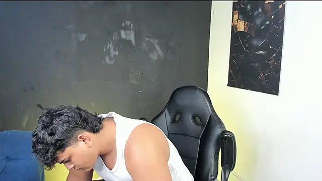 Nicole and thiago1 online show from February 16, 9:24 pm