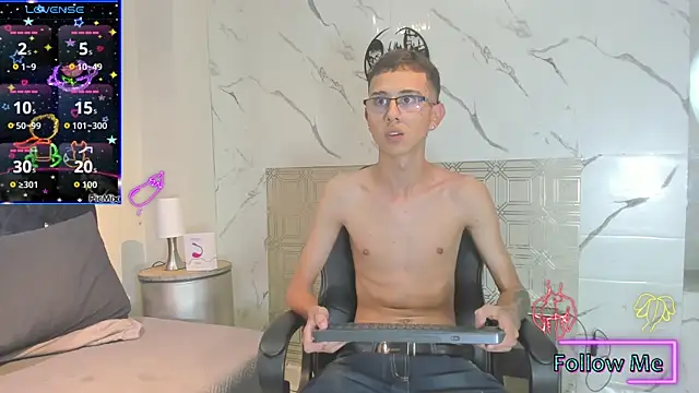 asher lux online show from April 1, 10:07 pm