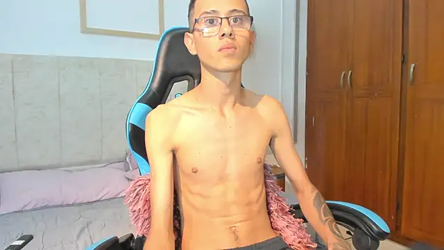 asher lux online show from February 4, 6:58 pm