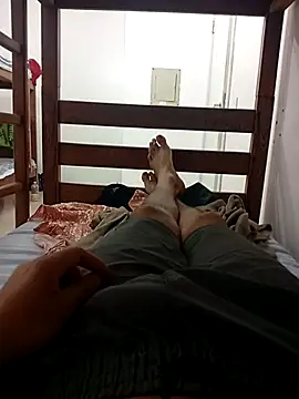 Juninho18c online show from April 29, 2:33 pm