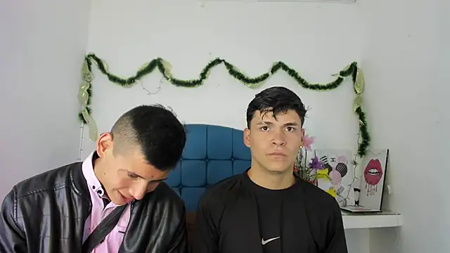 CoupleFire  online show from January 5, 6:11 pm