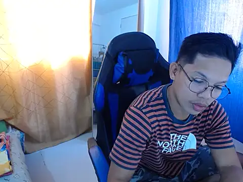holly oreo online show from July 11, 11:40 pm